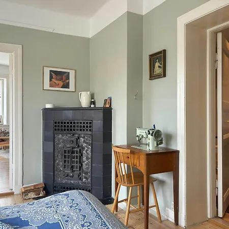 Corner Flat In A Historic 1920s Building